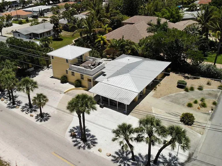 301 Avenida Madera #B — Photo 2