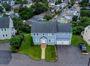9 Grand View Pl, Lynn, MA 01902