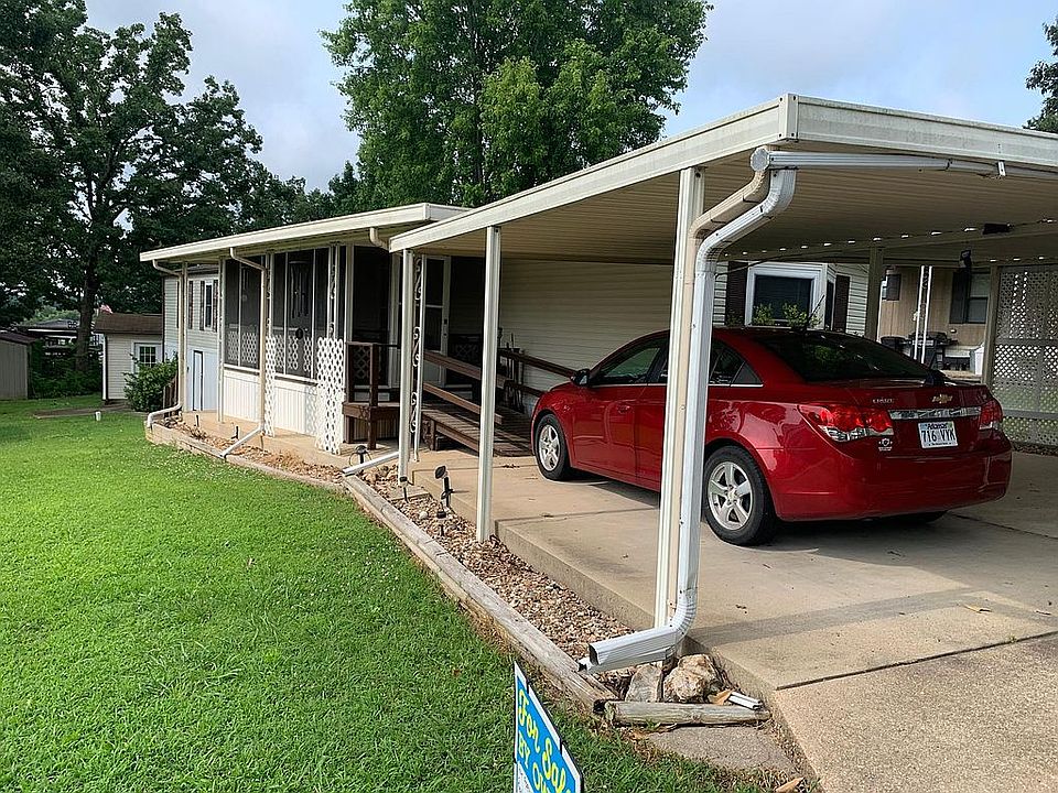 1st image of 17 Benjamin Dr