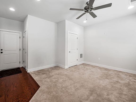 5-web-or-mls-2431 GlenAllan Avenue 5__08142025