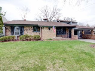 1663 30th Ave, Moline, IL 61265