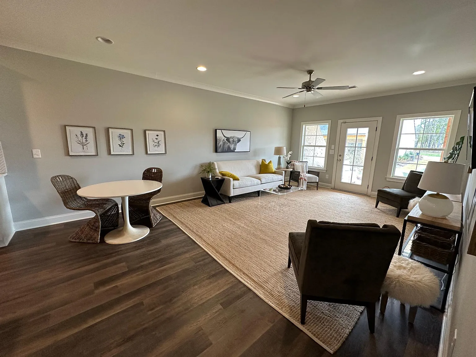 3 bed, 2106 sqft, $2,500 — Photo 3
