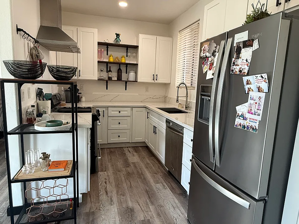 7033 La Tijera Blvd #G101