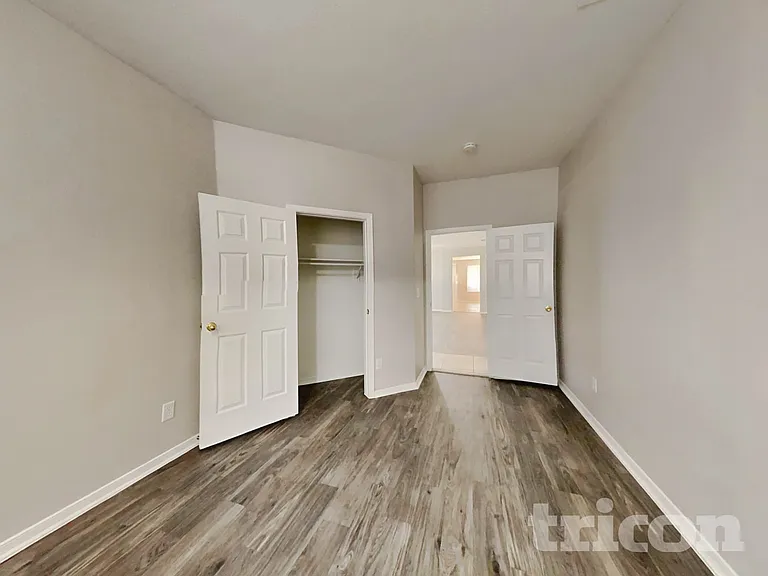 6619 W Golden Ln — Photo 9
