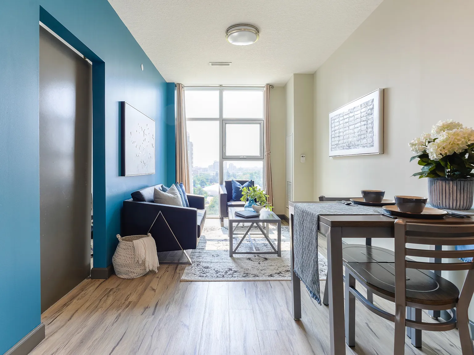 131 University Avenue — Photo 2