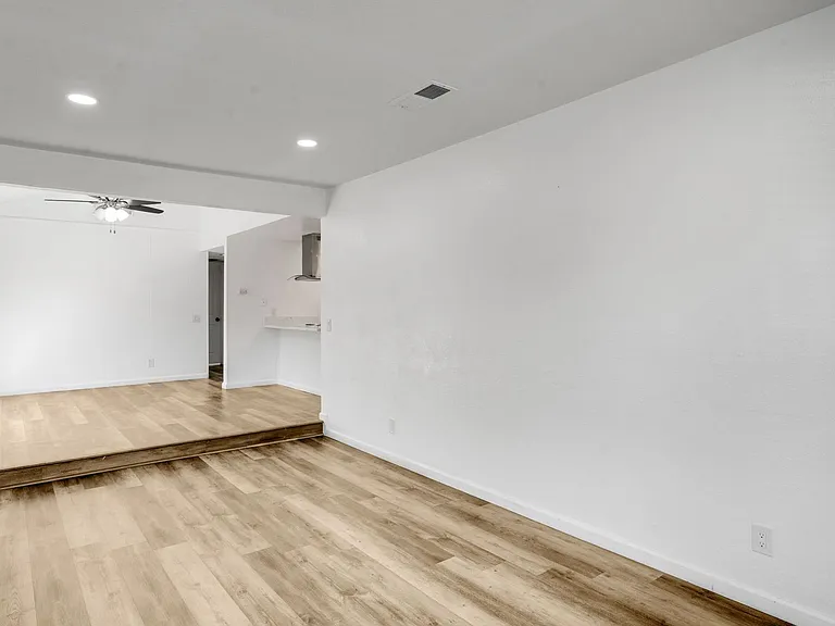 9681 Lake Natoma Dr — Photo 23