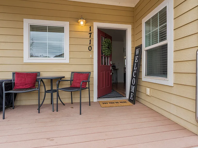 1710 N Taylor Cir — Photo 11