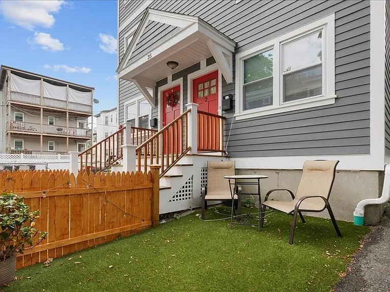 35 Melbourne St #4 — Photo 3