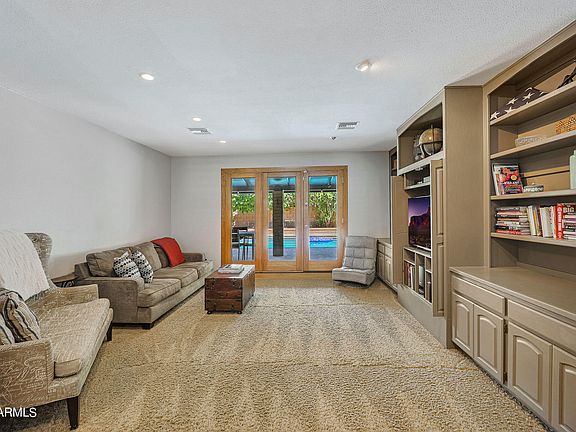 3rd image of 220 W Dorado Cir