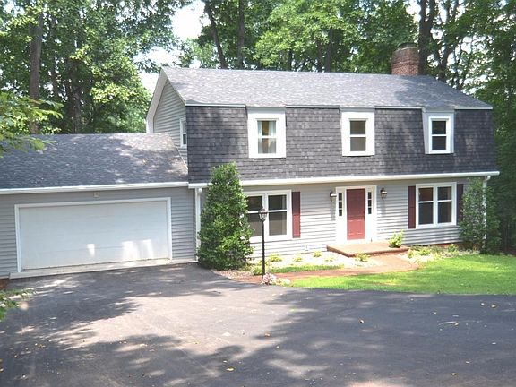 2nd image of 411 Quail Hollow Dr