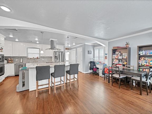 5th image of 1705 Althea Dr