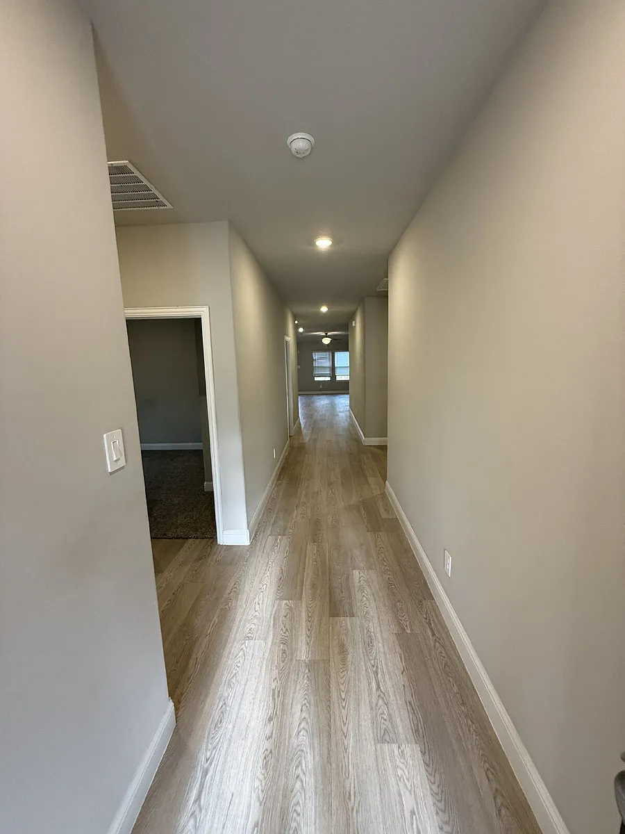Building Photo - 702 Williams Way