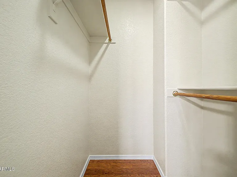 1722 E Samuel Dr — Photo 34