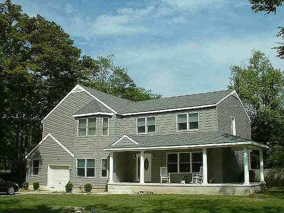 Front without new landscaping