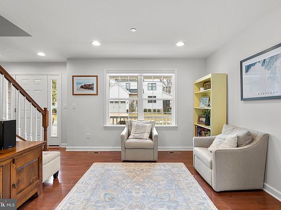 2nd image of 838 Oak Trl