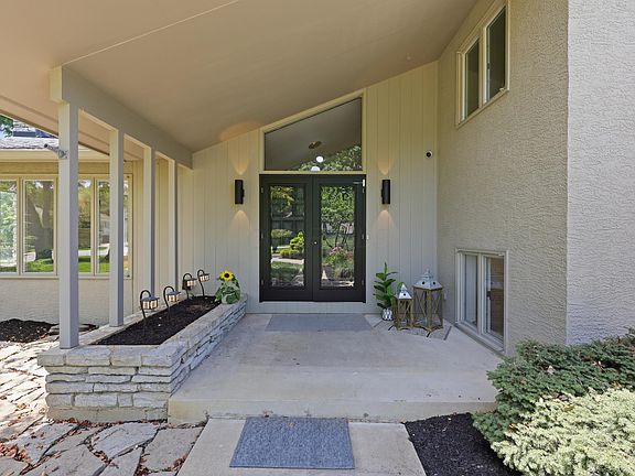 2nd image of 4499 Summit Ridge Dr