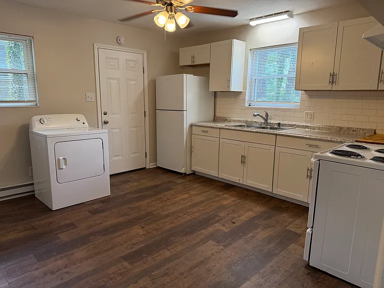 133 W Cornwallis Rd — Photo 6
