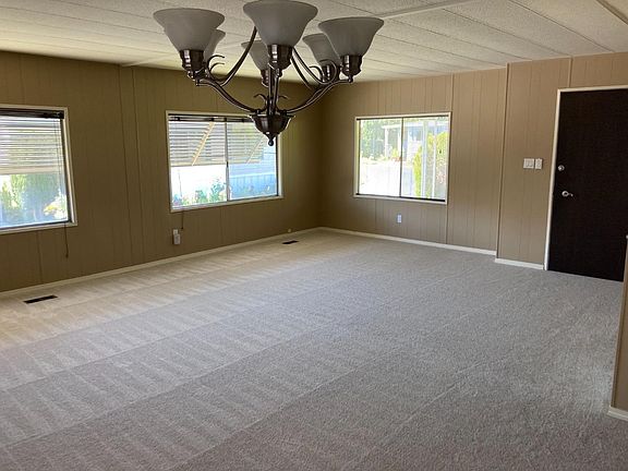 4th image of 526 Mountain Home Dr #526