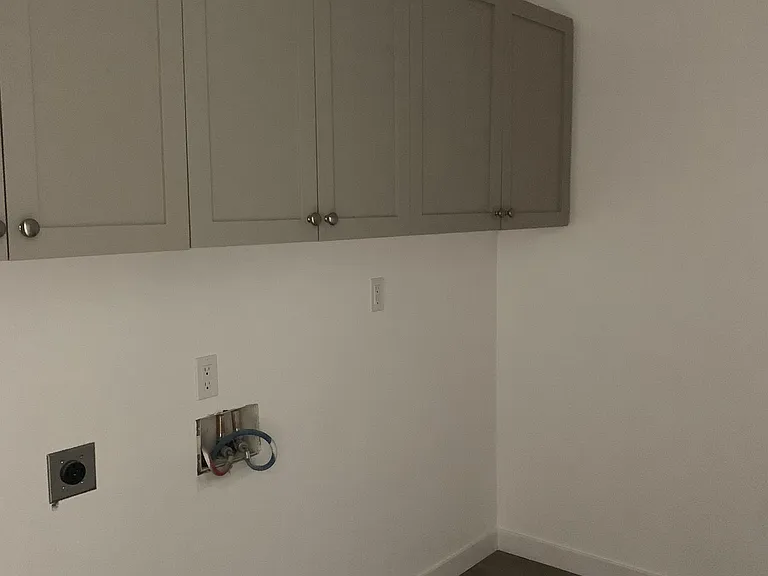 208 Noble St #1 — Photo 9