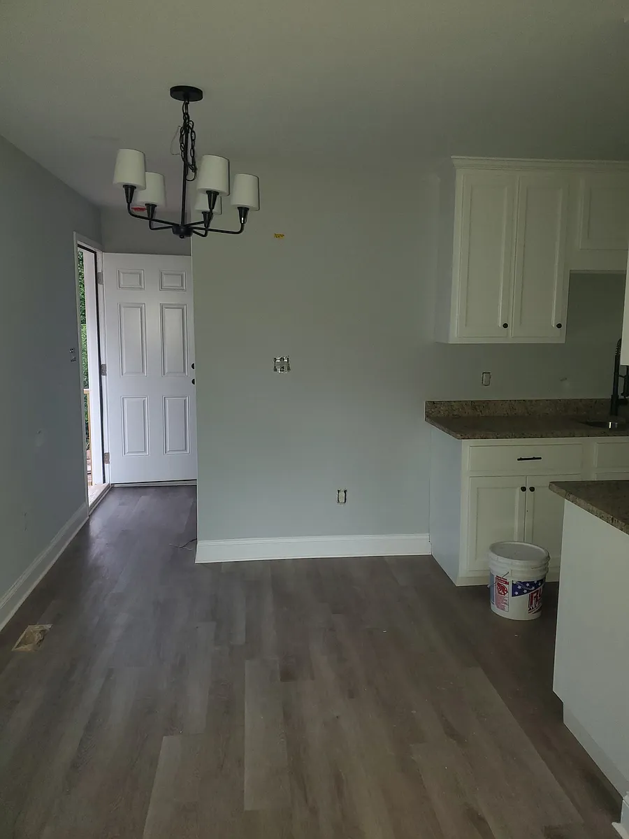 Building Photo - 1008 Clay Ave