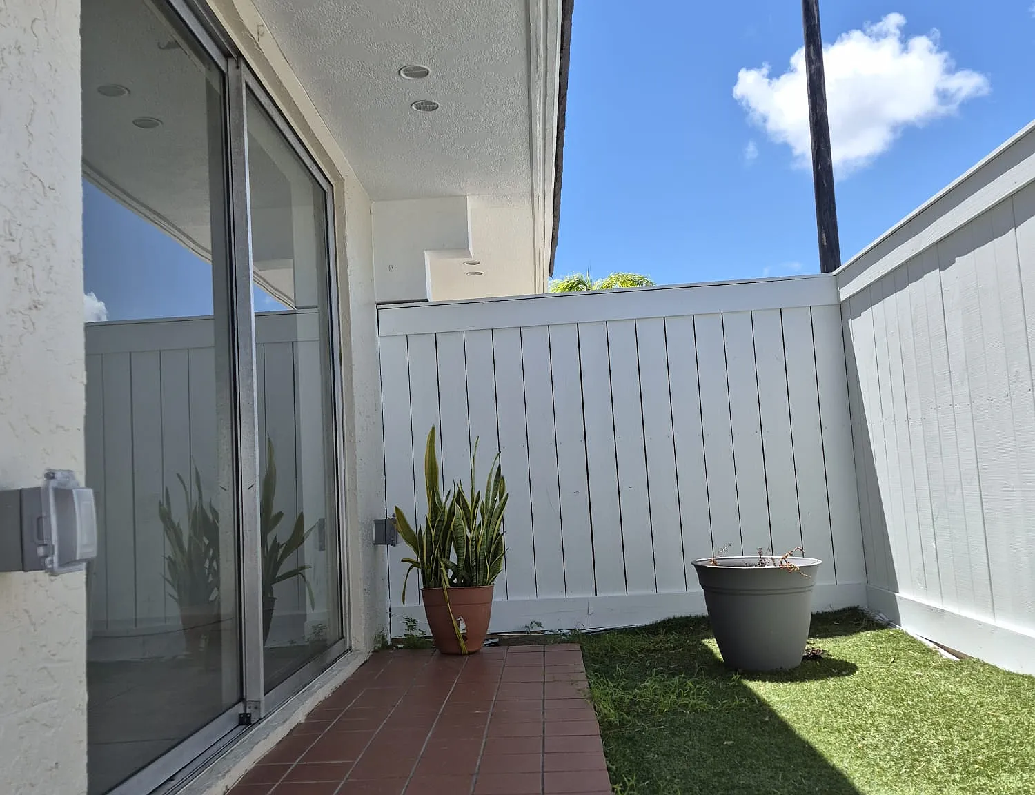 2 bed, 1.5 bath, 1000 sqft, $2,500 — Photo 1