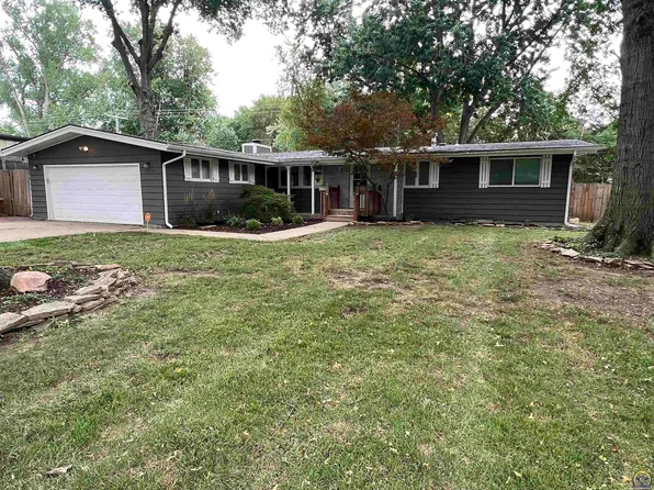 2824 SW Mulvane St, Topeka, KS 66611
