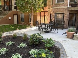 900 S Bishop St #1, Chicago, IL 60607
