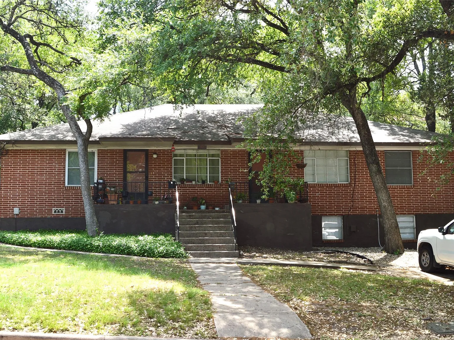 1 bed, 1.0 bath, 440 sqft, $1,000 — Photo 1