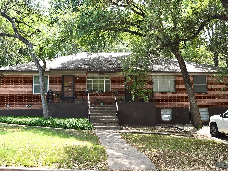 917 Keith Ln #C — Photo 1