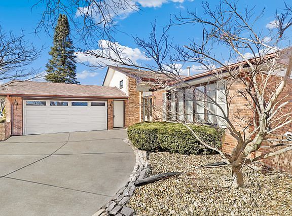 2nd image of 12218 Lake View Dr