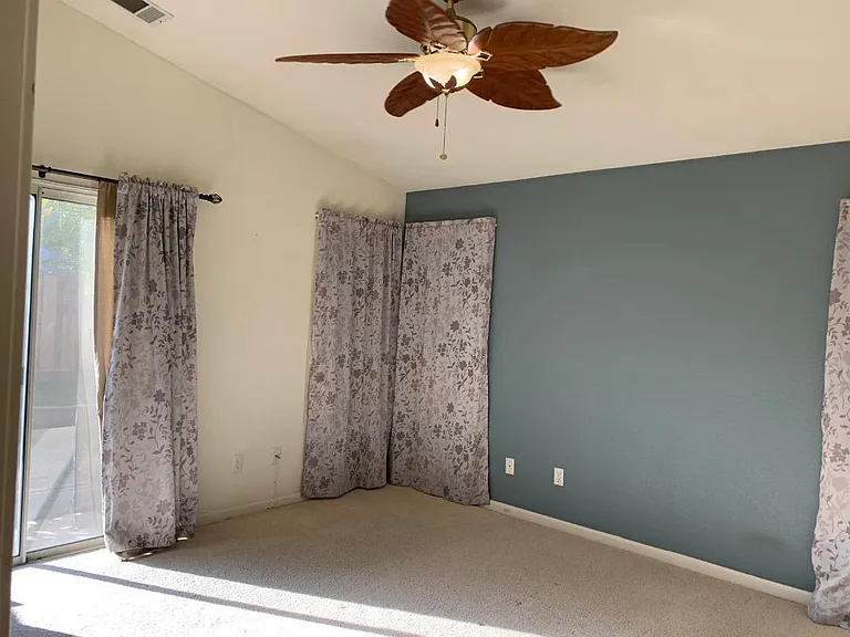 513 Saddleback Cir — Photo 11