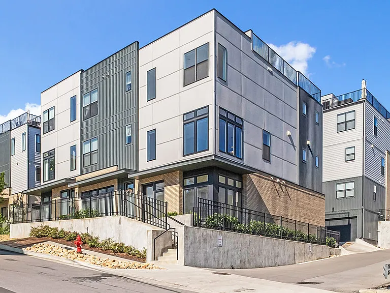 608 Hagan St — Photo 1