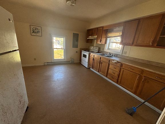 2nd image of 524 E Church St #2