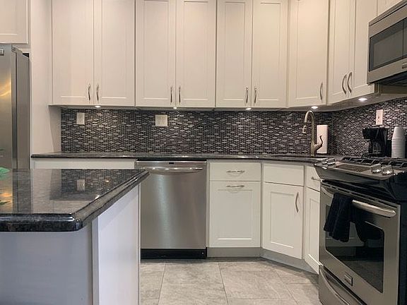 4th image of 20 Bay Street Lndg APT 1I