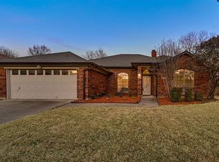 3220 Timber View Cir, Bedford, TX 76021