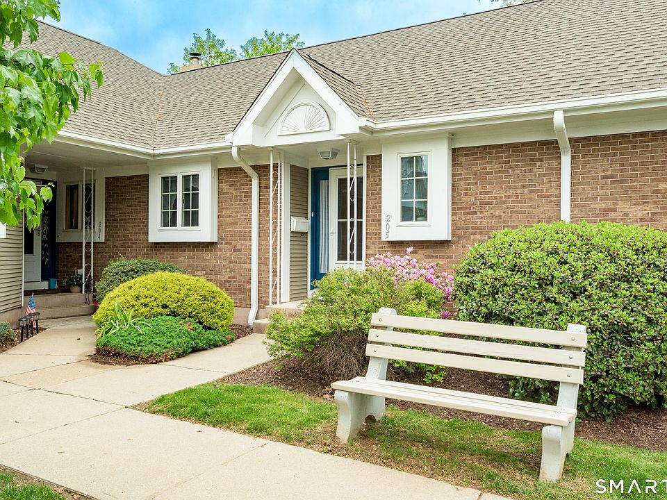 1st image of 205 Wyndemere Court #205