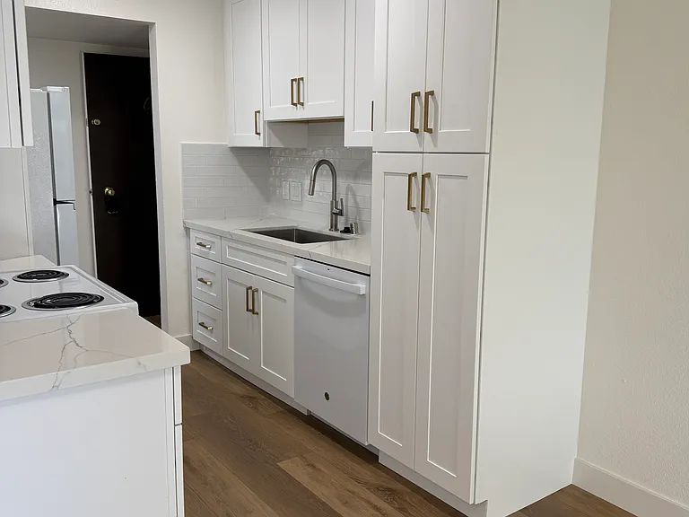 285 Tradewinds Dr #6 — Photo 7