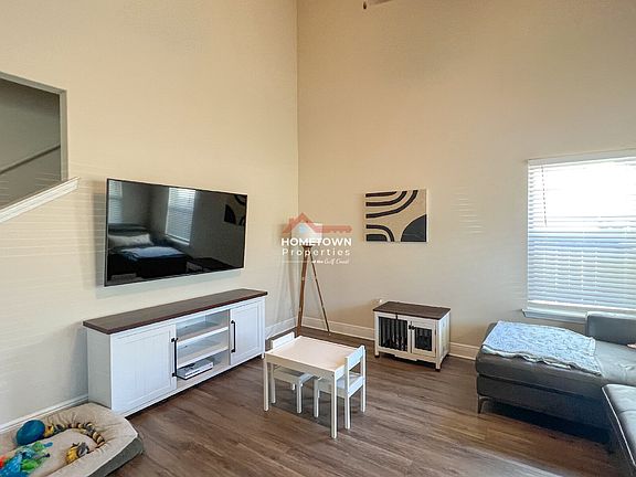 3rd image of 6271 Cardinal Cove Ln