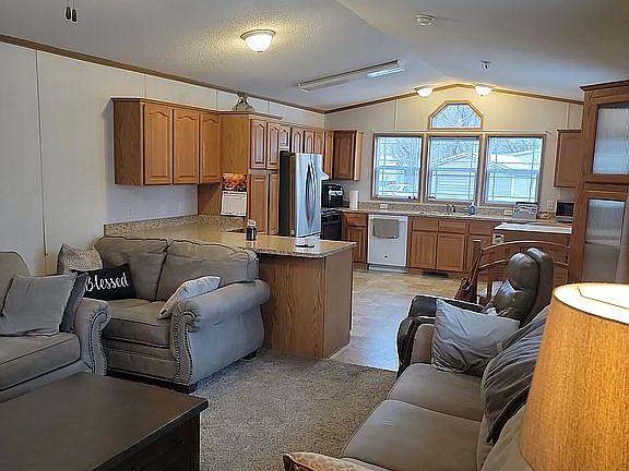 4th image of 2302 3rd Ave S Trailer 101