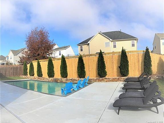 5th image of 211 Elba Dr