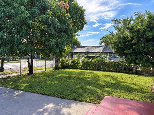 1010 E 8th Ct, Hialeah, FL 33010