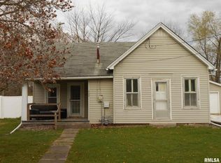 409 N Hun St, Colchester, IL 62326