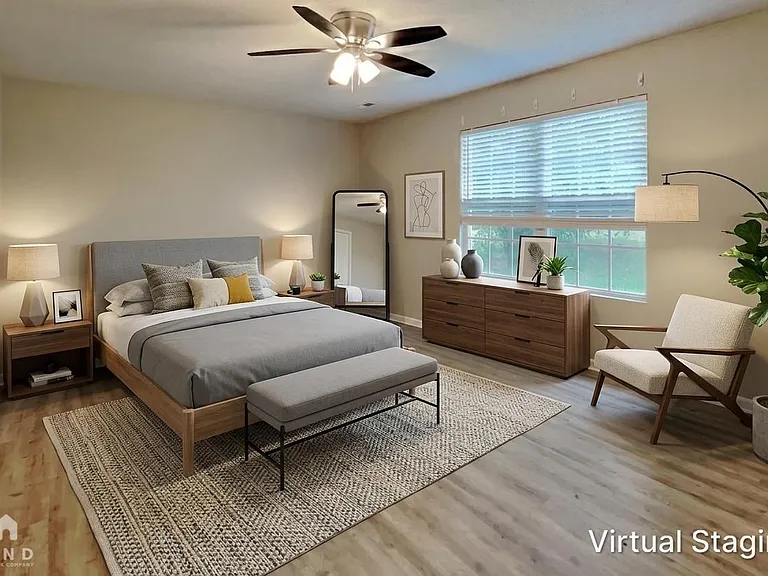 4076 Clovelly Dr — Photo 3