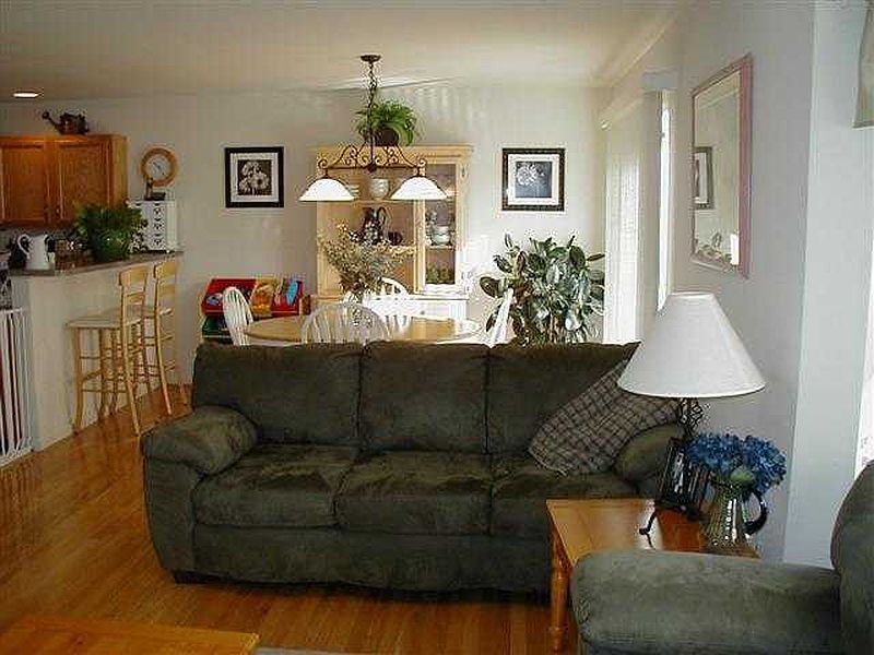 3rd image of 39 BROOK Street
