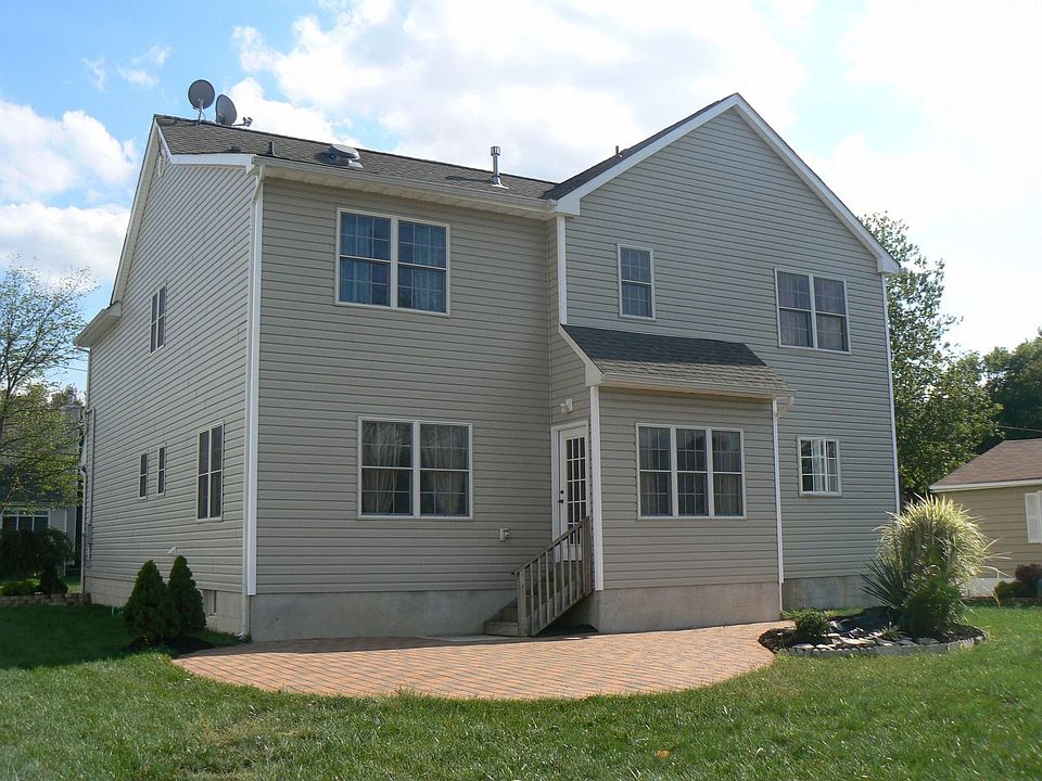2nd image of 3 Brook Rd