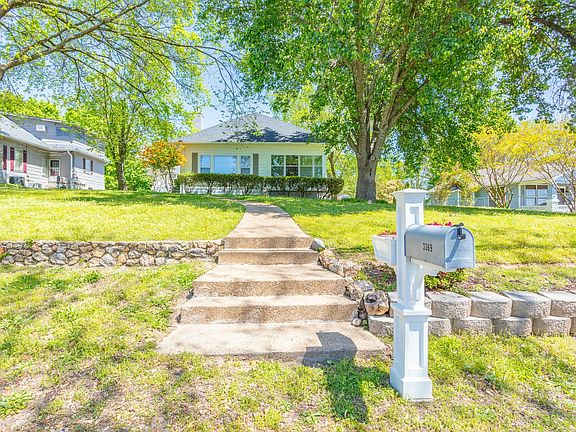 3rd image of 3369 Idlewild Dr