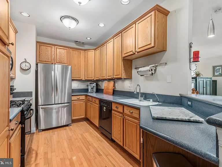 5114 Oneill Ln — Photo 13