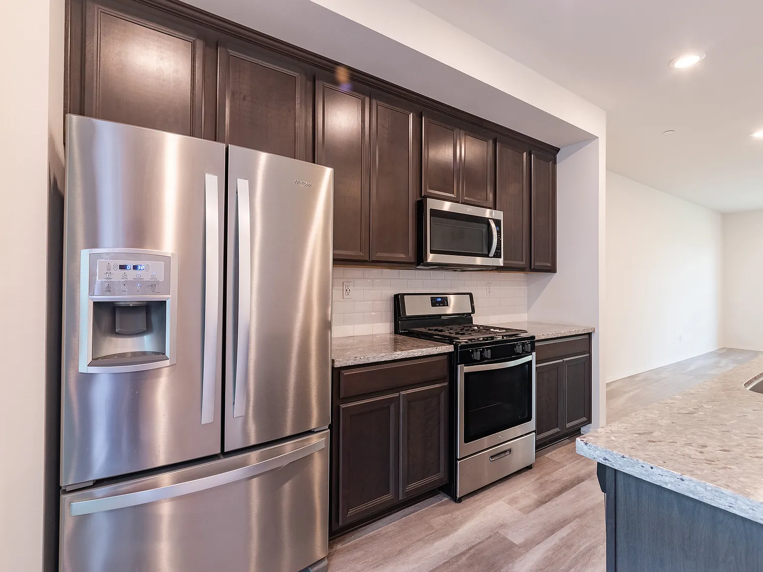 4 bed, 1880 sqft, $4,100 — Photo 4