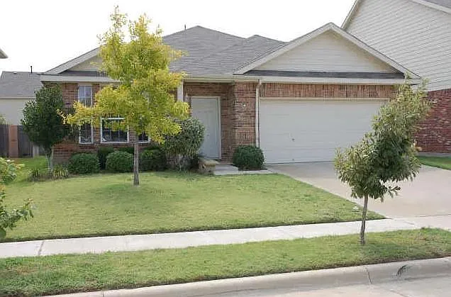 3 bed, 2100 sqft, $2,800 — Photo 1