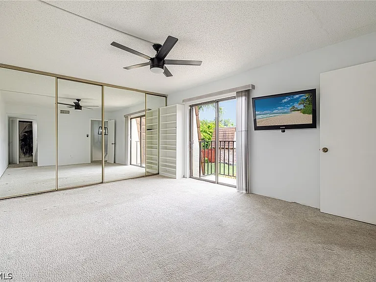 1418 Park Shore Cir #3 — Photo 11